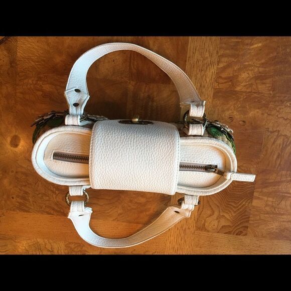 MARY FRANCES Gorgeous Details Flower Bag - Picture 3 of 9